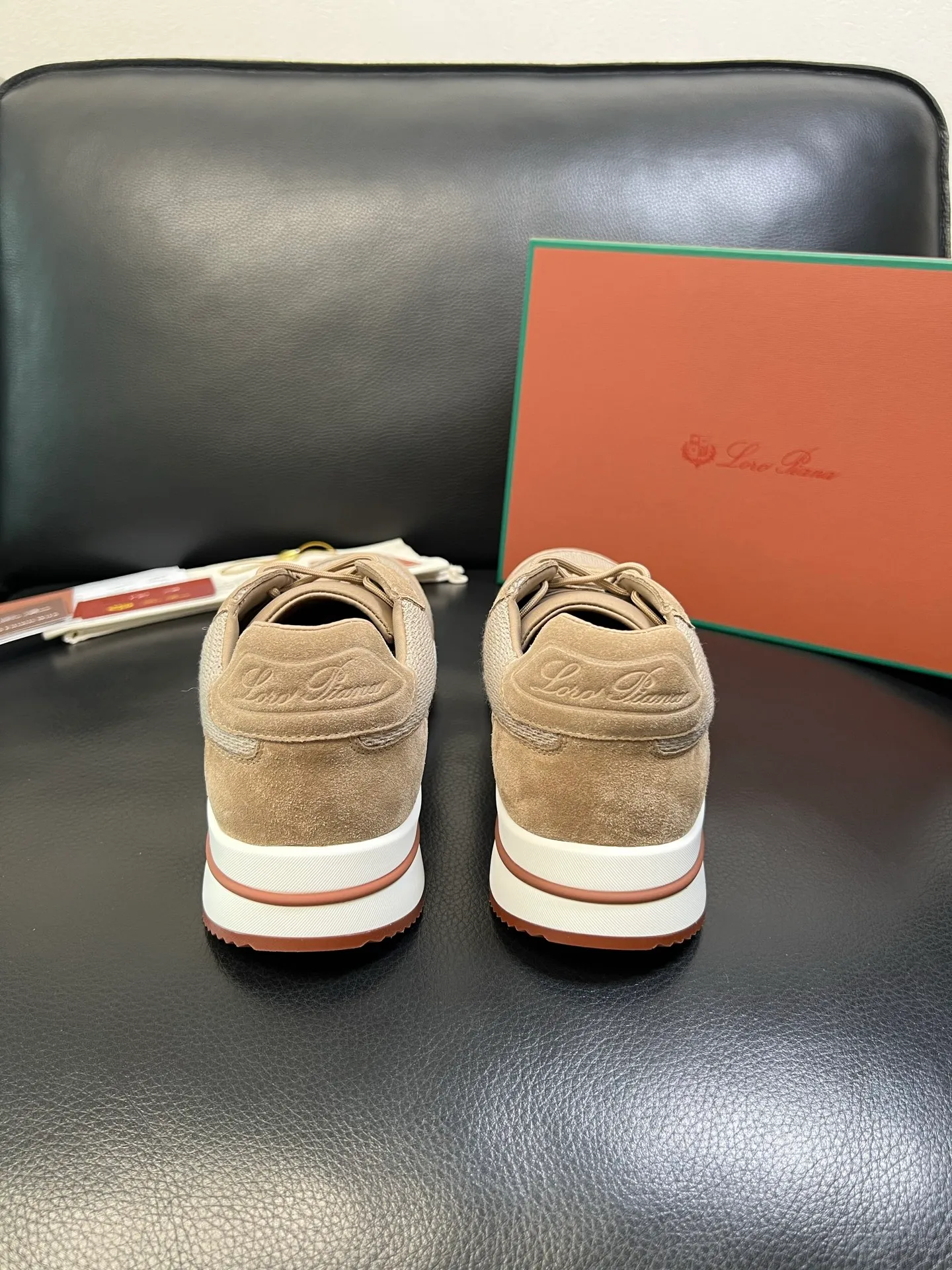 Men's shoes 💰740 Loro Men's shoes 💰iana High-quality top crafts Noyo Piana New product counter synchronized with original factory configuration, uppers imported from Italy cowhide fabric, high-quality splicing technology, soles: original soles specially provided by the original factory, exclusive movable molded soles super comfortable, original factory and single goods, welcome to compare, code number 39-44 (order 38 45 46)